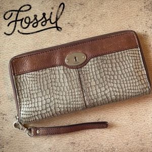 Fossil Oversized Passport Wallet